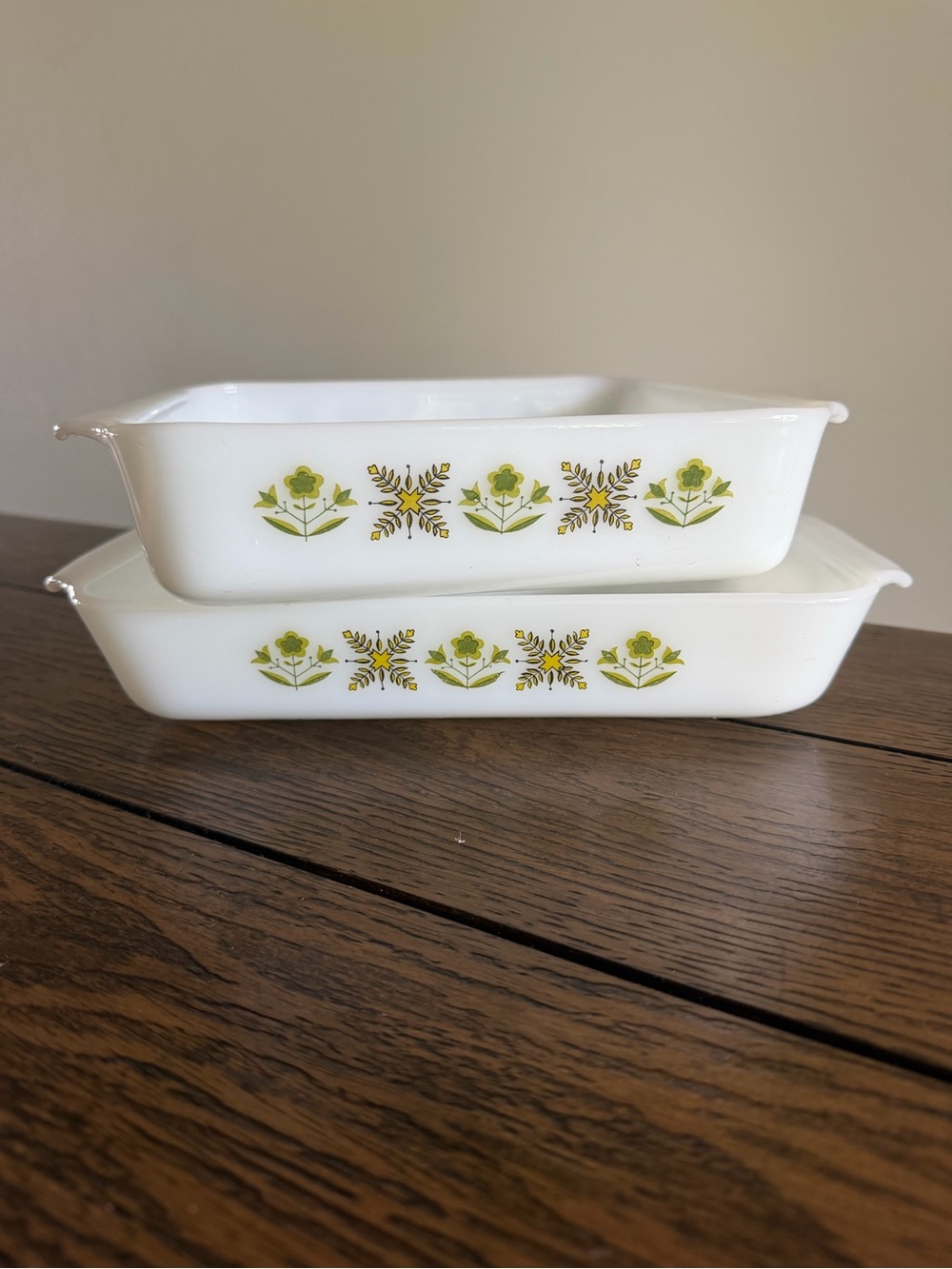 Vintage Fire-King Meadow Green Milk Glass Baking Dish 1.5 Qt Casserole And Loaf - Picture 5 of 16
